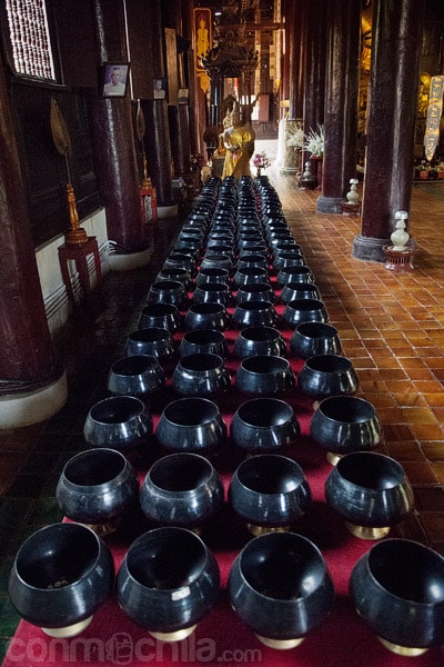 Cuencos en el templo
