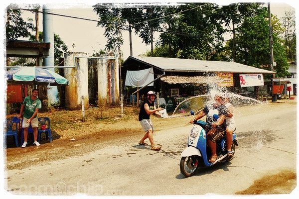 ¡Cubazo de agua en toda la cabeza!