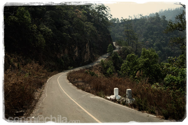 Una de las carreteras con asfalto