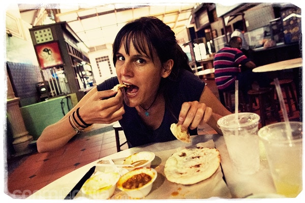 ¡Devorando comida india!