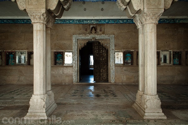 Entrada a la sala del marajá