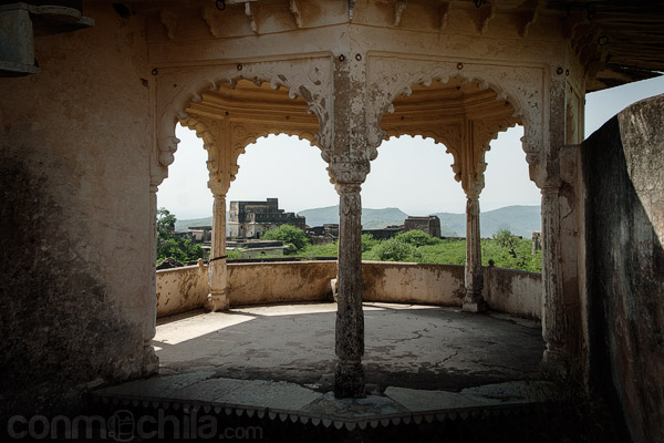 Dentro del mirador