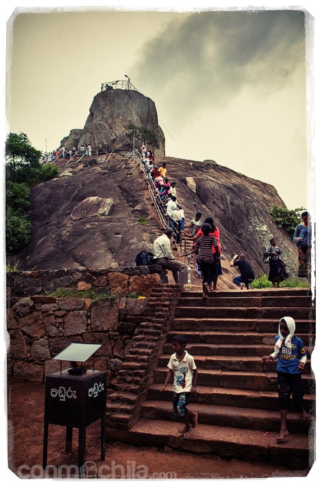 LA ruta hasta arriba de la piedra