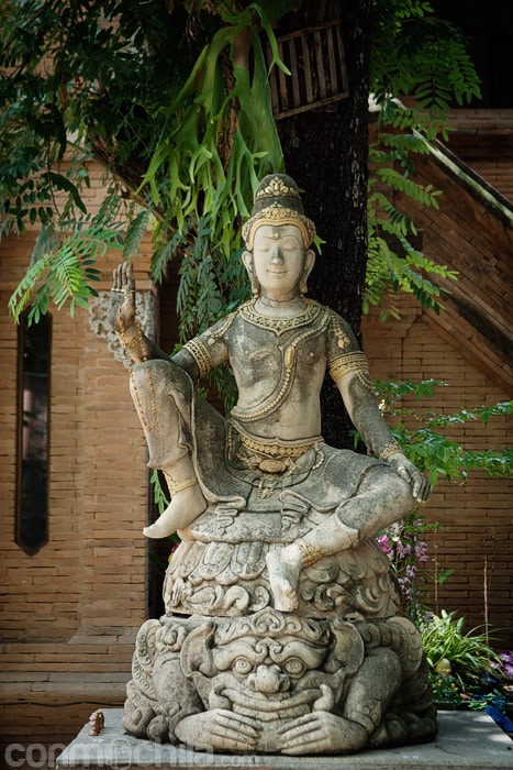 Otra estatua