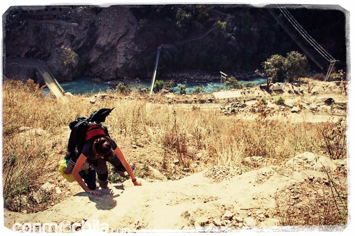 La primera subida-escalada del trekking