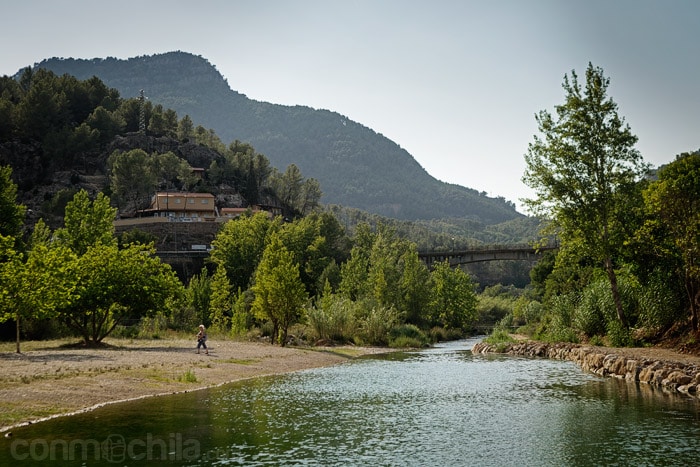Otra vista del río y del Albergue el Refugio