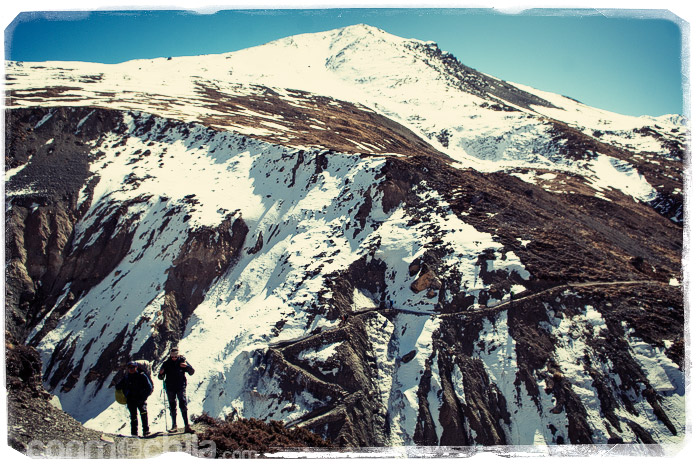 Uno de los caminos por los que fuimos entre nieve