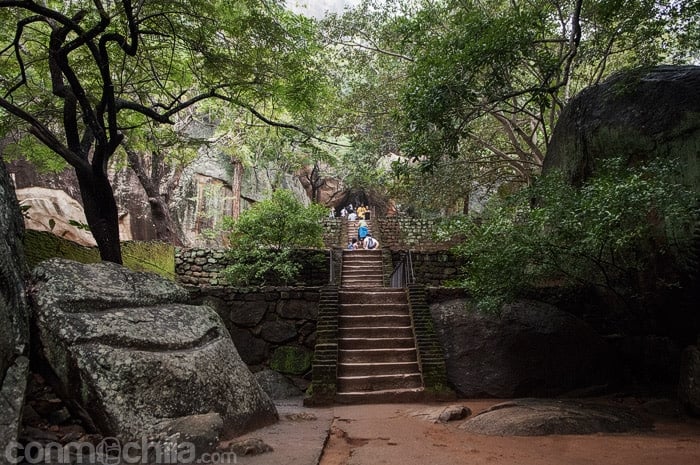 Escaleras de acceso al complejo