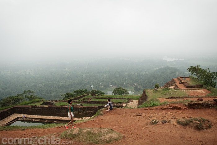 Las ruinas del antiguo palacio en la cumbre