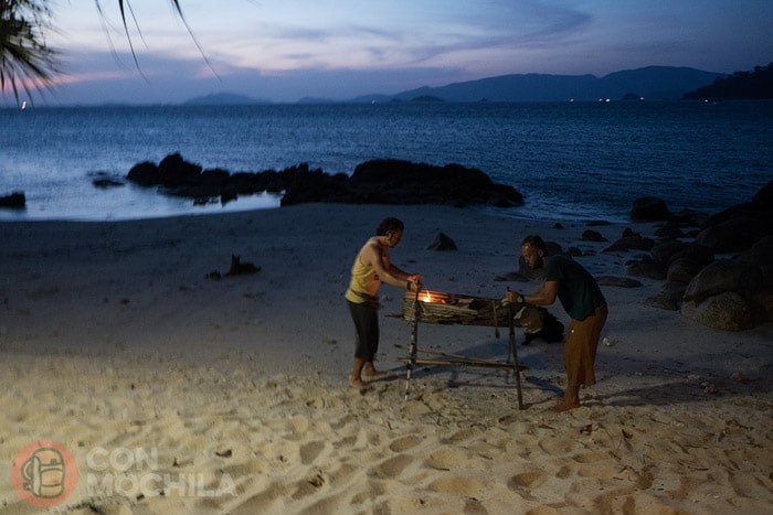 Llevando la barbacoa a lugar no inflamable