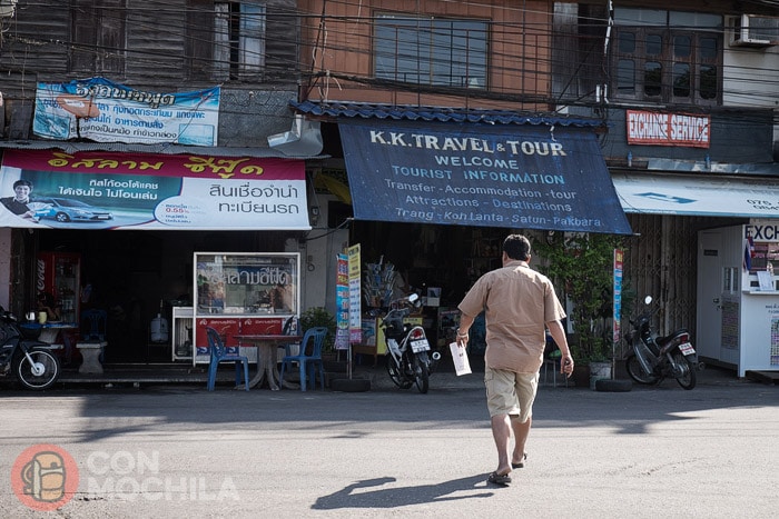 El señor de la agencia en Trang