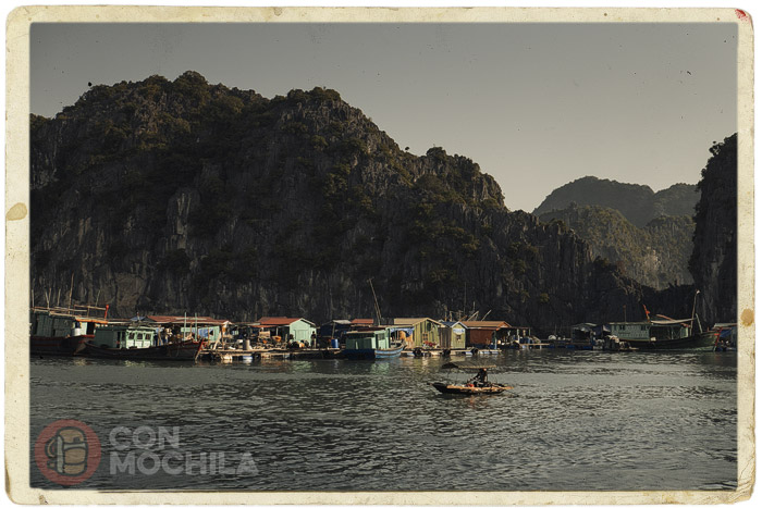 Aldea flotante de pescadores
