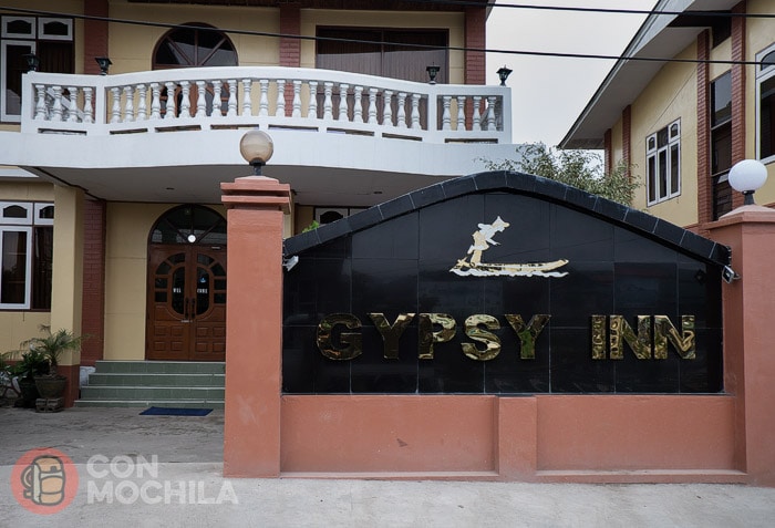 Entrada al Gypsi Inn hotel de Lago Inle