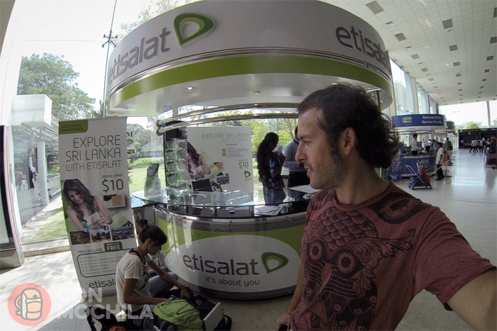 Comprando la tarjeta SIM en el aeropuerto