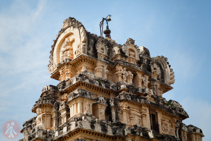 Detalle de la parte de arriba del otro pequeño templo