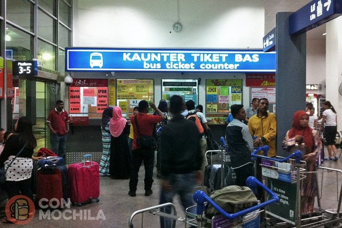 Mostrador para comprar los tickets de la KLIA