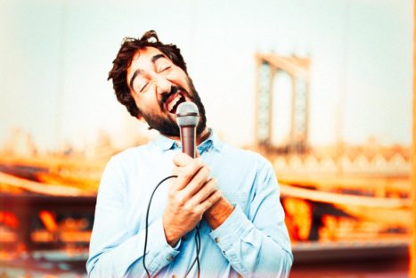 La Crónica Cósmica. Karaoke, el peor invento de la humanidad