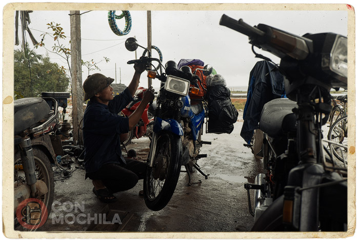 El primer mecánico que se puso con la moto