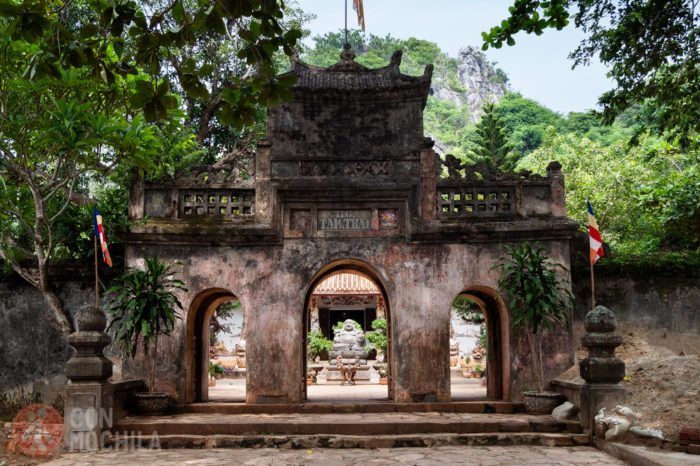 Acceso a la pagoda de Tam Thai Tu
