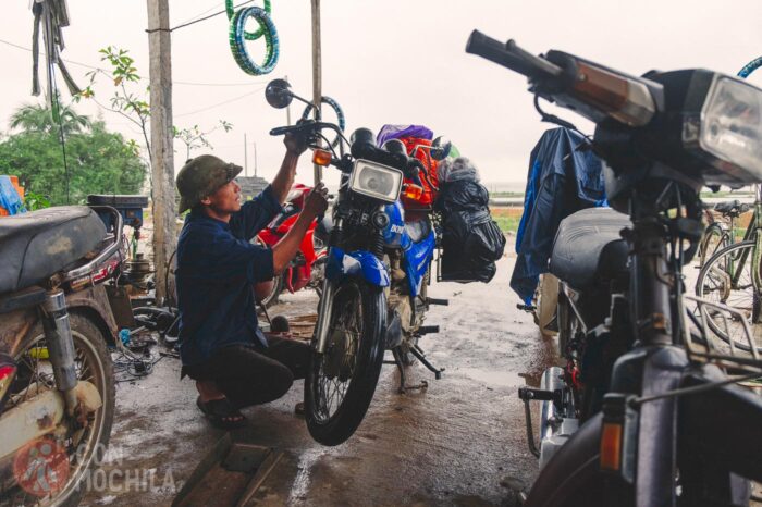 El primer mecánico que se puso con la moto