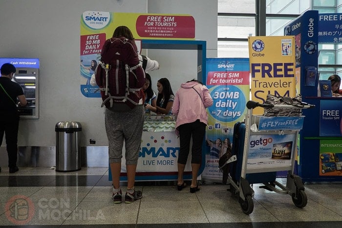 Comprando la tarjeta SIM en el aeropuerto