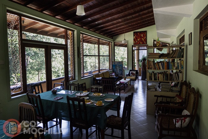 El salón comedor con la terracita a la izquierda