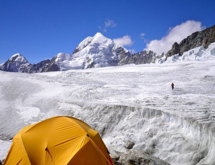 Andinismo en Bolivia. Ascensión al Ancohuma
