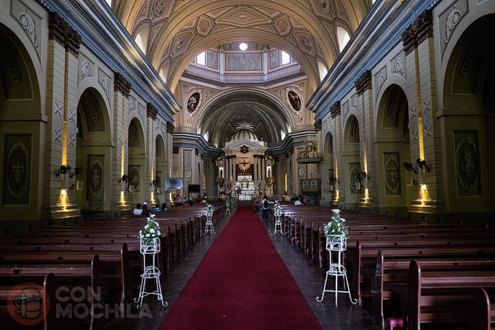 Interior de la basílica