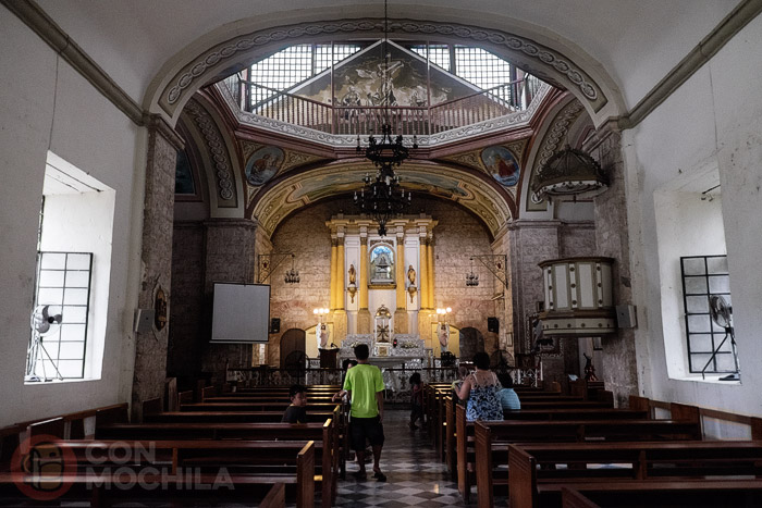 Vista de la iglesia por dentro