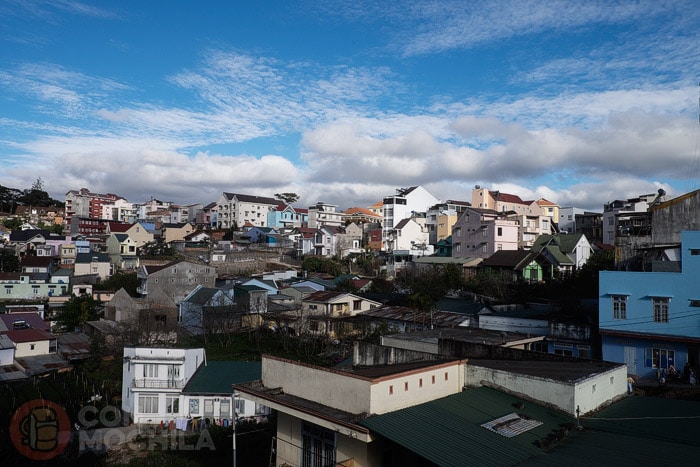 Vistas de Da Lat desde la ventana de la habitación