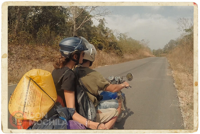 Siguiendo en ruta por una carretera desértica