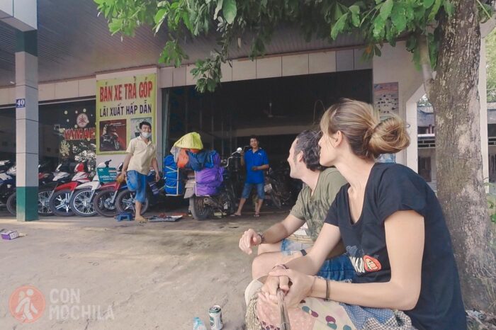 Esperando a que la moto estuviese lista