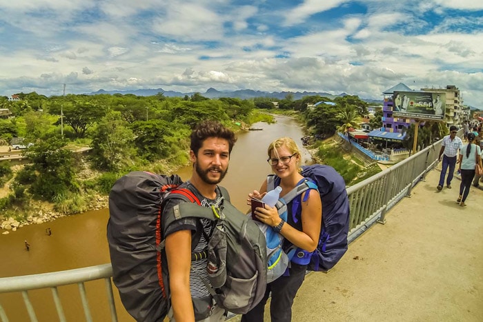 Cruzando la frontera terrestre desde Mae Sot