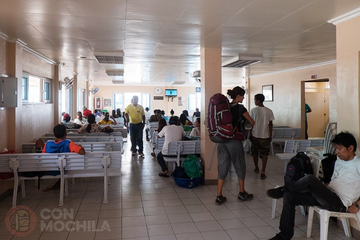Sala de espera del puerto