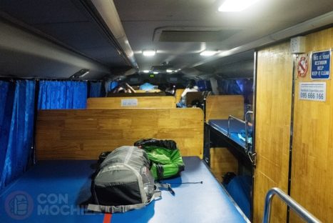 Interior del sleeper bus