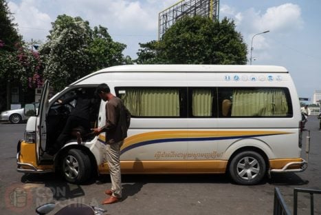 La minivan por fuera...