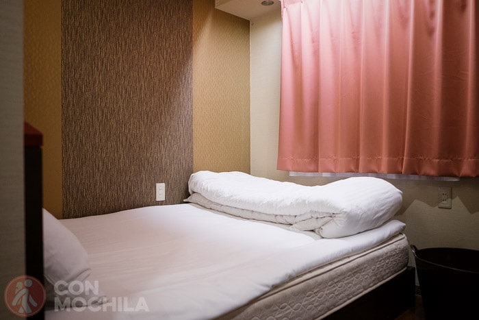 La cama de la habitación