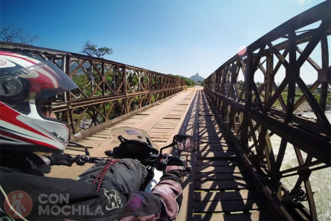 Uno de los tramos de la carretera, puentes sobre ríos incluido