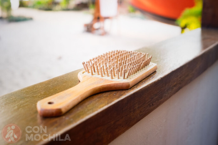 Cepillo del pelo de madera