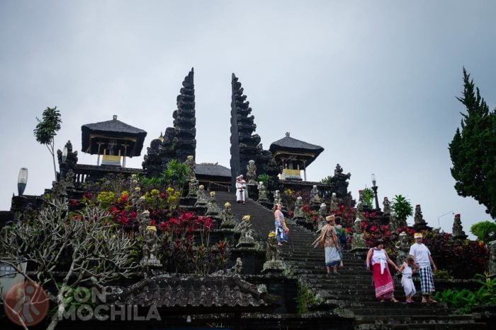 La entrada (cari bentar) a Pura Besakih