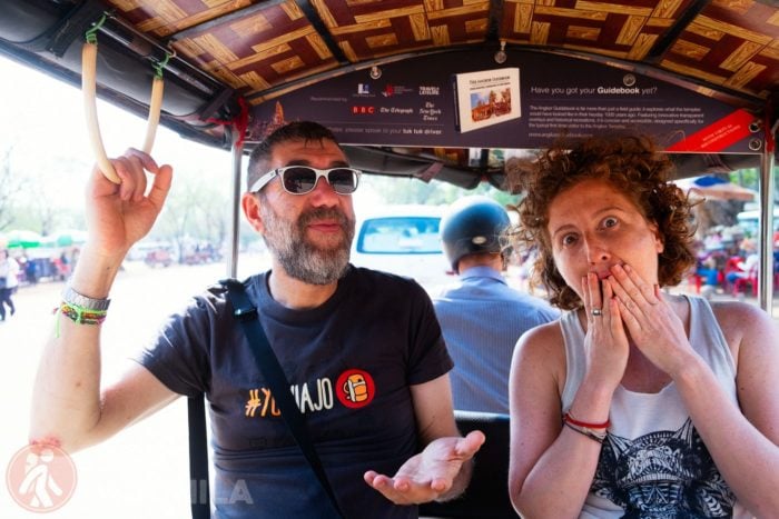 A la izq Juanlu luciendo una preciosa camiseta #yoviajo y a la dcha Andrea, que prefiere sin tirantes