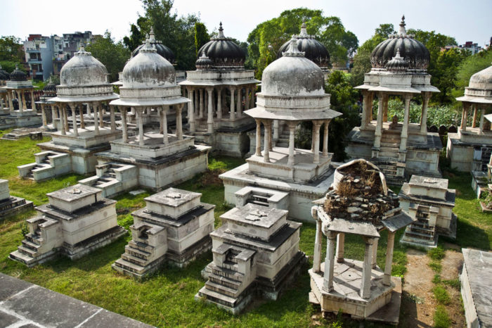 UDAIPUR GUIA DE VIAJE Ahar cenotafios