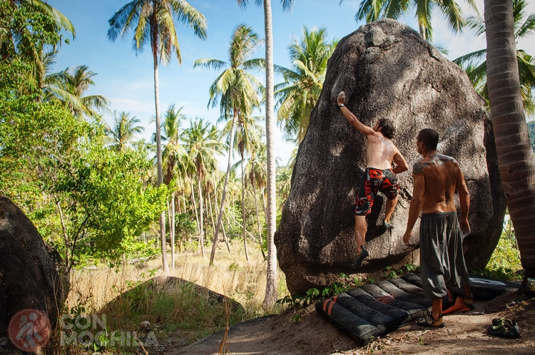 BOULDERING