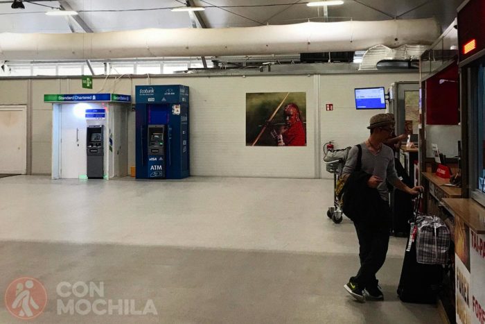 Cajeros en el aeropuerto de Nairobi - Moneda de Kenia: chelín keniano