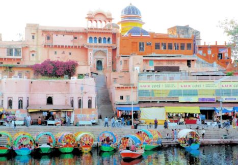 Chitrakut, templo y barcas Ramghat