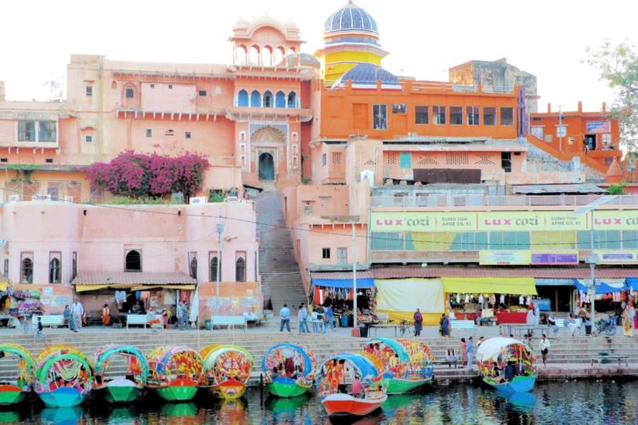 Chitrakut, templo y barcas Ramghat