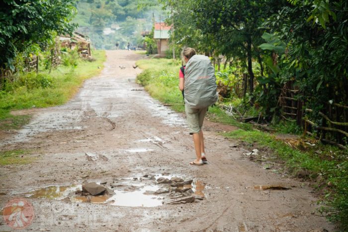 Saliendo de Vieng Phouka (Laos)