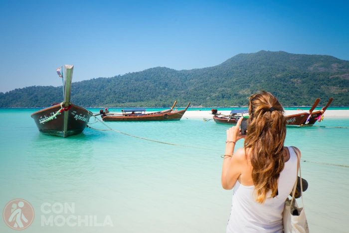 Longtail barcas en Sunrise beach
