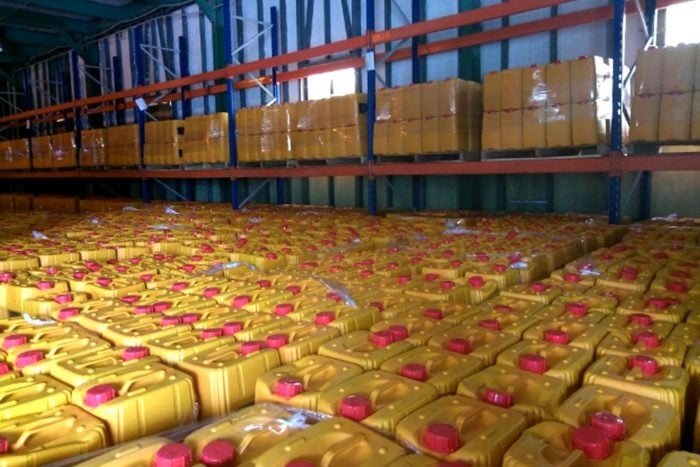 bidones de aceite de palma.