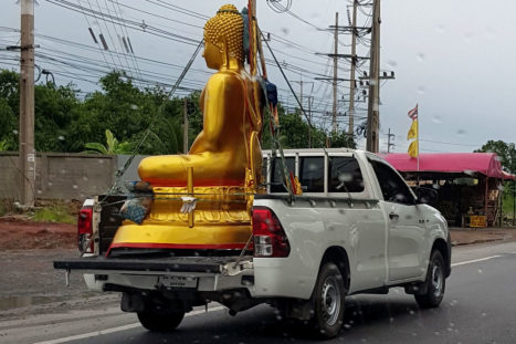 Buda Tailandia carretera